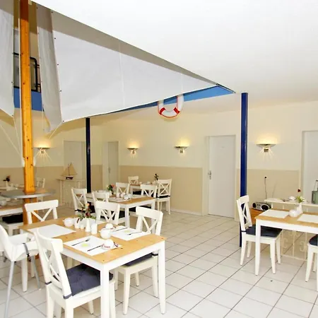 Отель F-1010 Strandhaus Moenchgut Doppelzimmer Nr 35 Лоббе