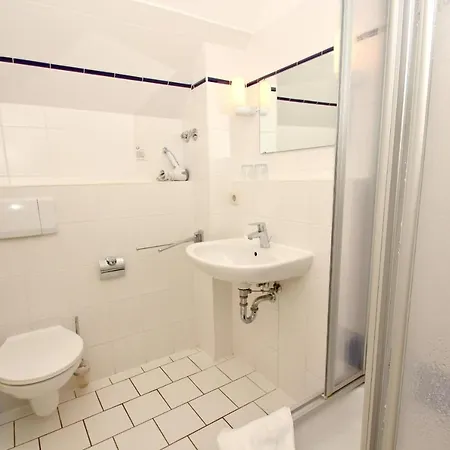 F-1010 Strandhaus Moenchgut Doppelzimmer Nr 35 Отель